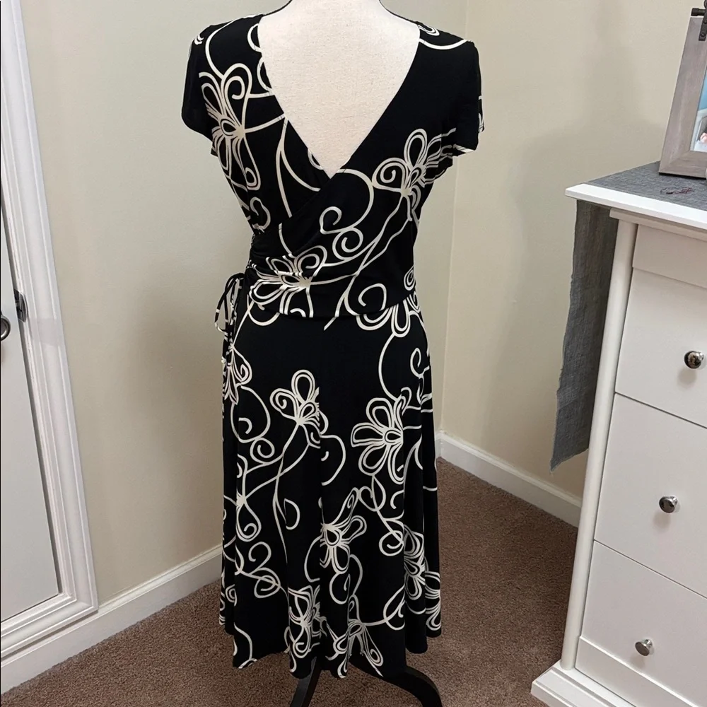 Dress Barn Black and White Swirl Asymmetrical Faux Wrap Dress size 10 - Picture 6 of 7